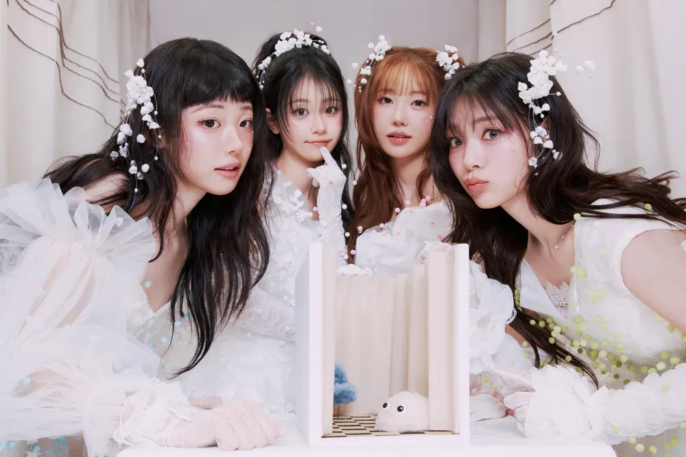 QWER Cover